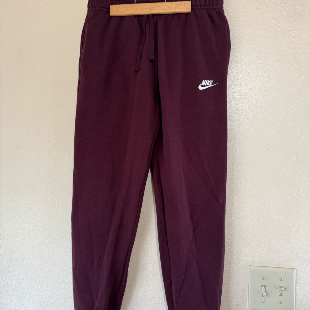 Nike Men’s size Medium Jogger NWT!!